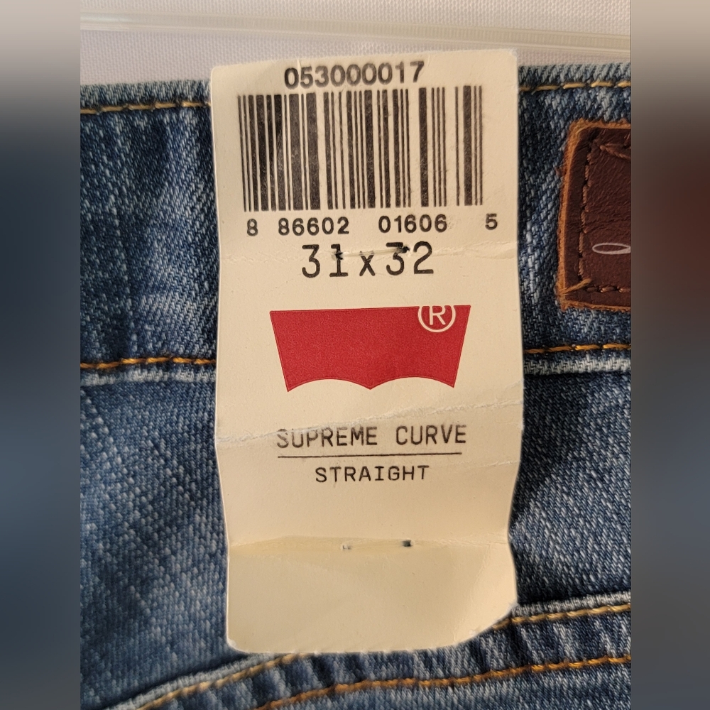 NWT Levi's Classic Straight Leg Jeans Size 31x32 - Picture 10 of 14